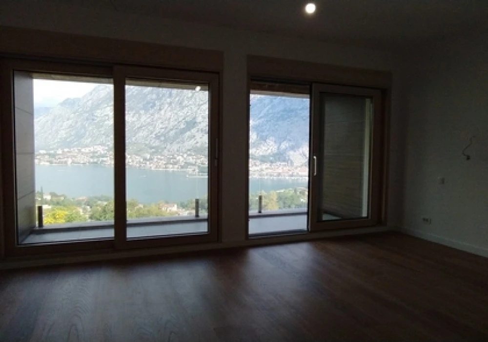 Apartments for sale 2 rooms, 144 m². Kotor. 