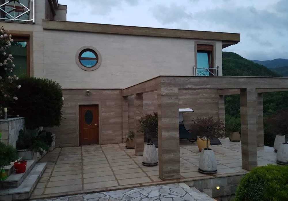 House for sale 3 rooms, 500 m². Becici. 