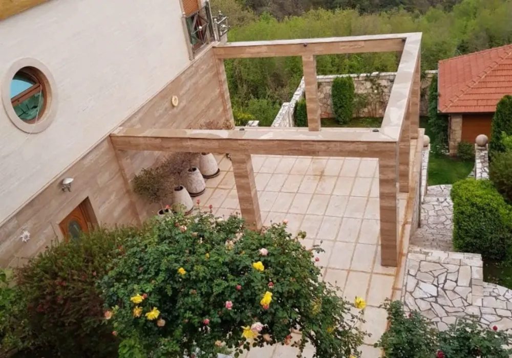 House for sale 3 rooms, 500 m². Becici. 