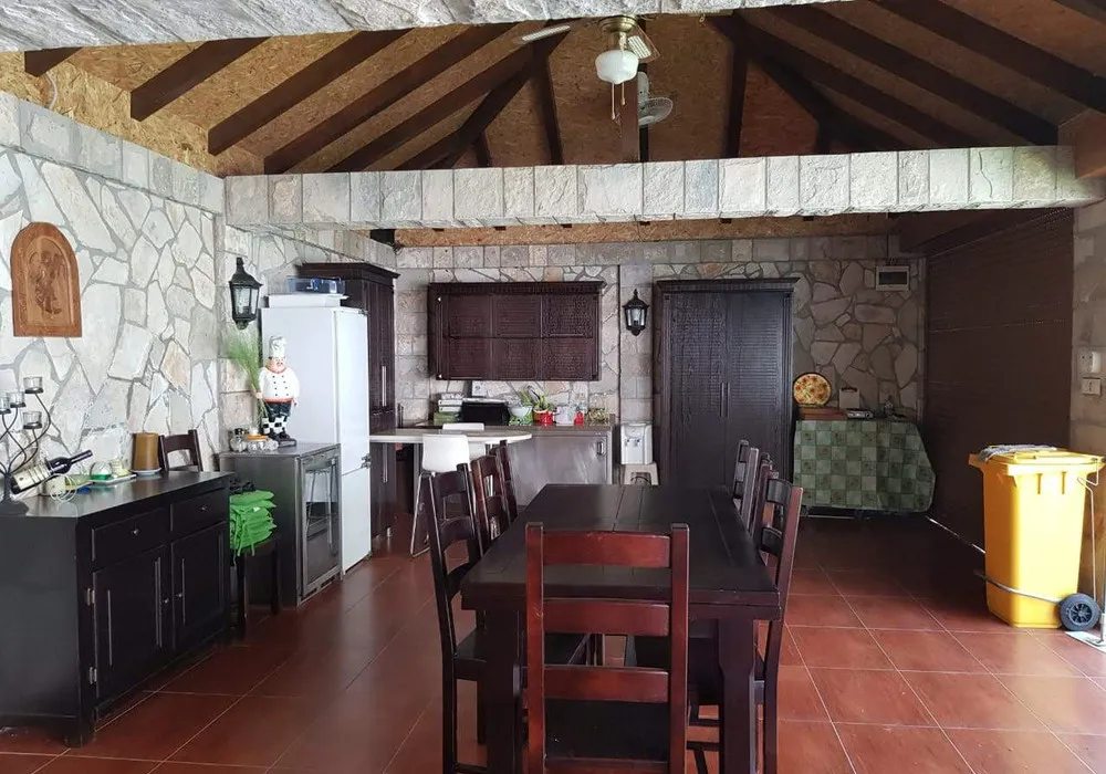 House for sale 3 rooms, 500 m². Becici. 