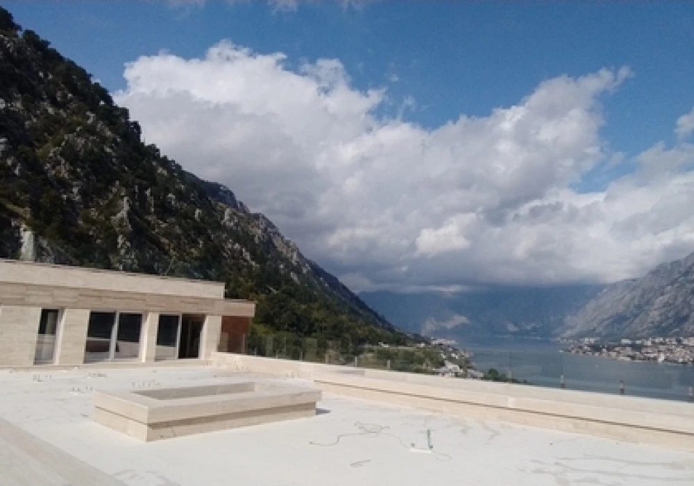 Apartments for sale 2 rooms, 431 m². Kotor. 