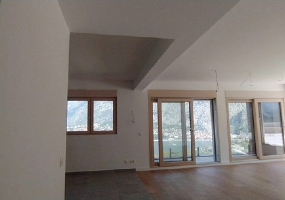 Stan na prodaju 2 собе, 431 m². Kotor. 