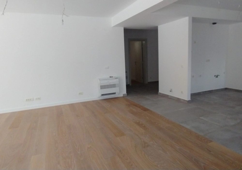 Stan na prodaju 2 собе, 431 m². Kotor. 