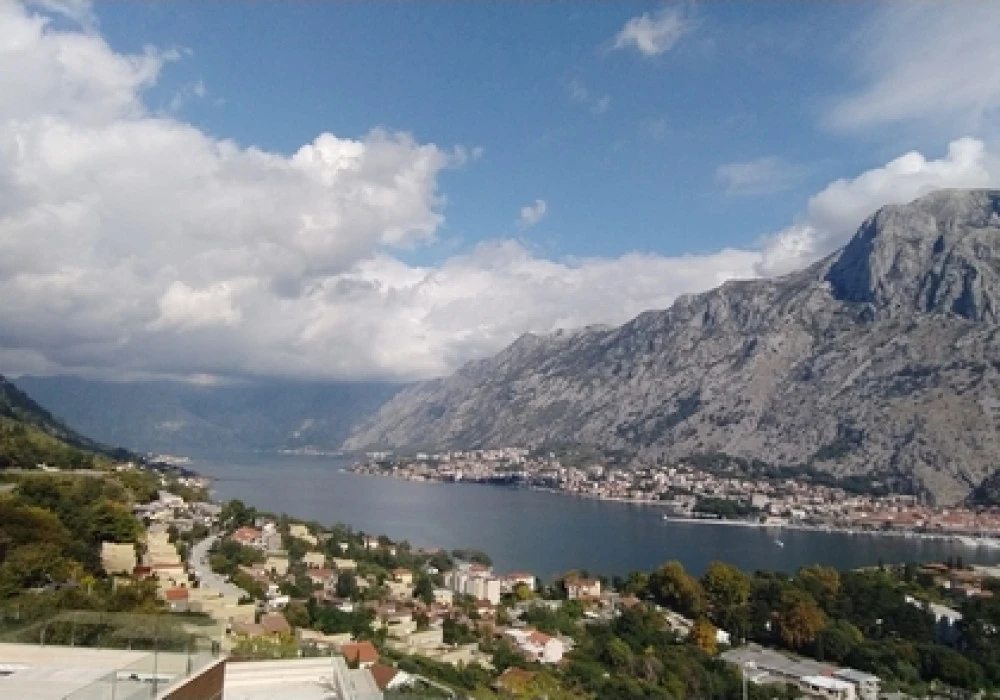 Stan na prodaju 2 собе, 431 m². Kotor. 