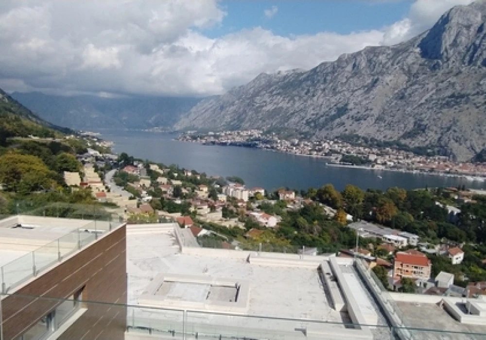 Apartments for sale 2 rooms, 431 m². Kotor. 