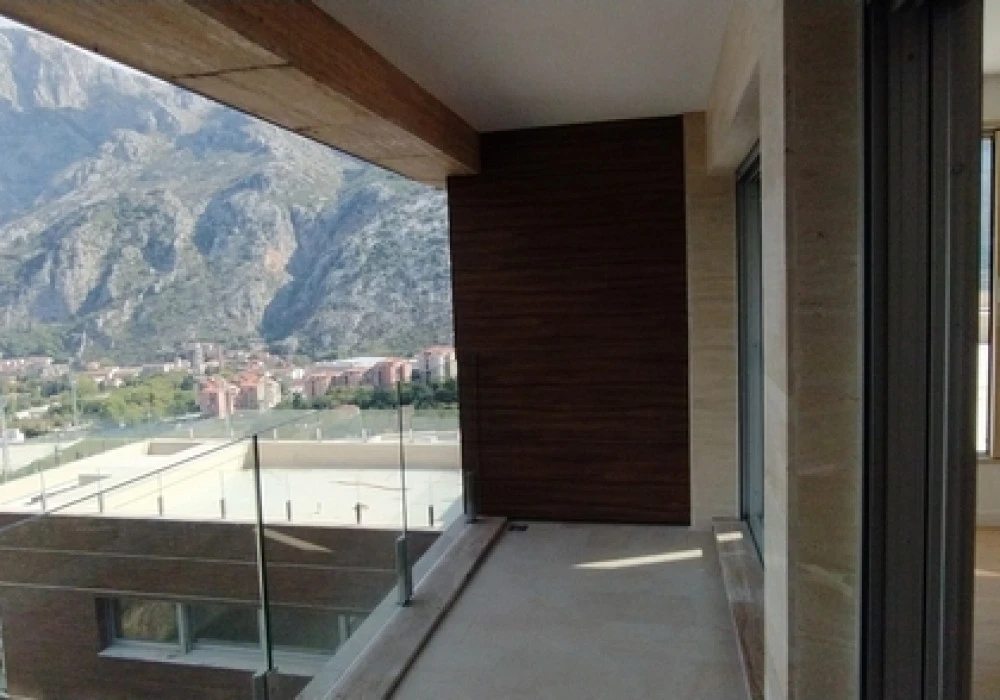 Stan na prodaju 2 собе, 431 m². Kotor. 