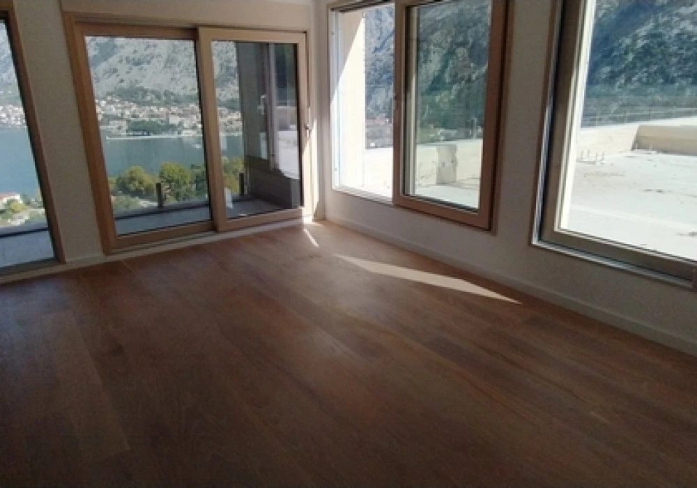 Stan na prodaju 2 собе, 431 m². Kotor. 