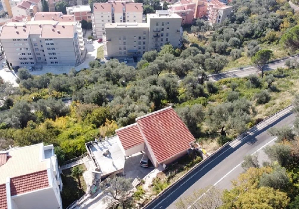 Kuća na prodaju 4 собе, 220 m². Petrovac. 