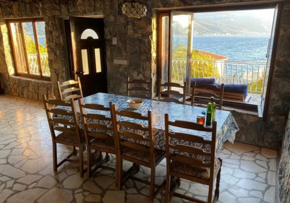 House for sale 12 rooms, 100 m². Herceg Novi. 