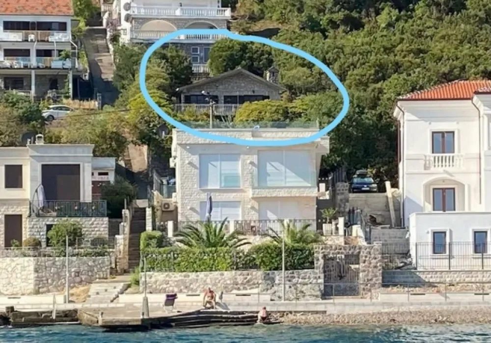 House for sale 12 rooms, 100 m². Herceg Novi. 