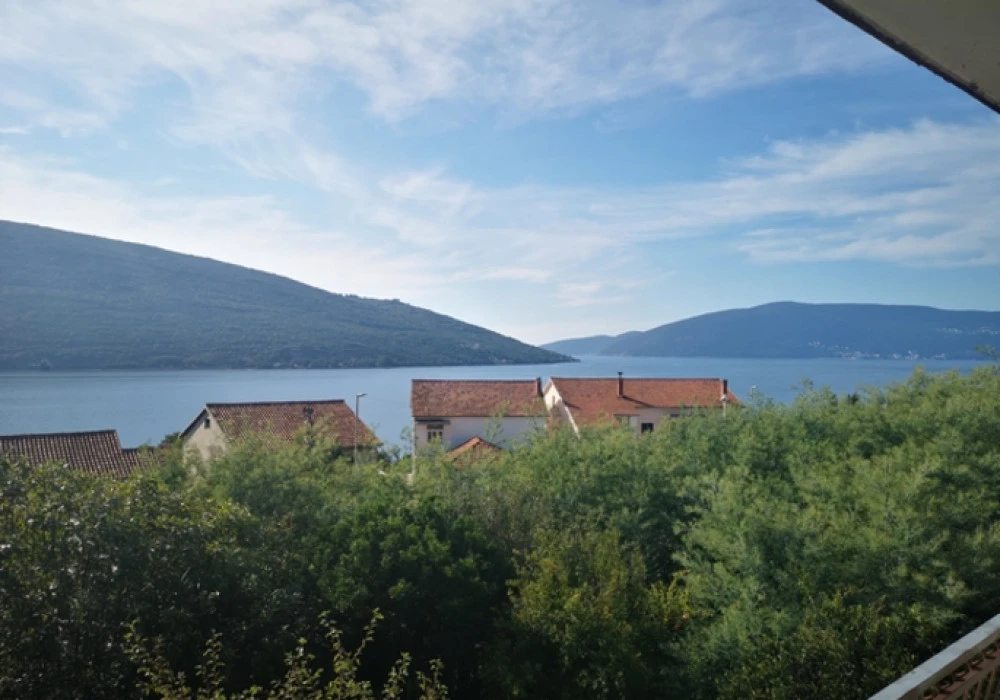 House for sale 12 rooms, 100 m². Herceg Novi. 