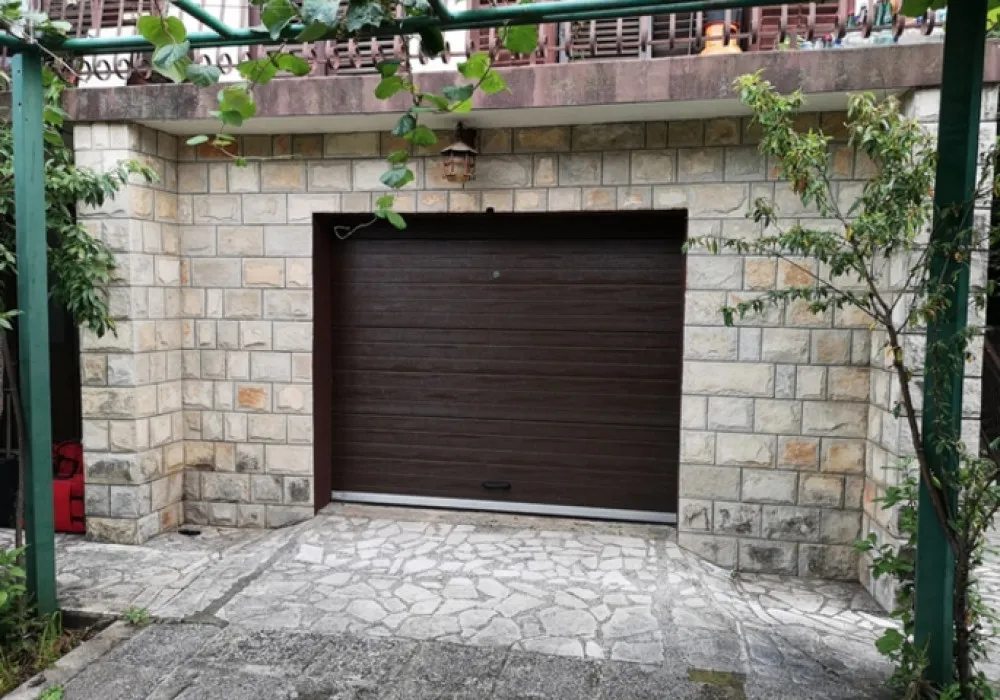 Kuća na prodaju 12 соба, 100 m². Herceg Novi. 