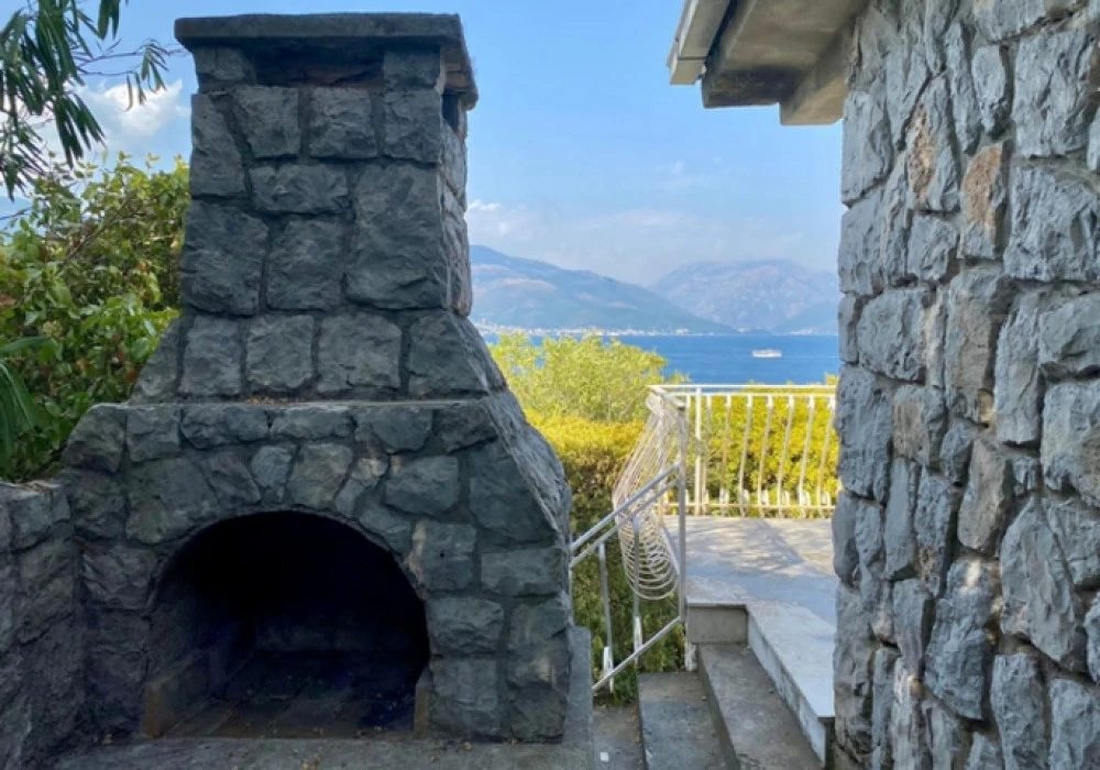 House for sale 12 rooms, 100 m². Herceg Novi. 