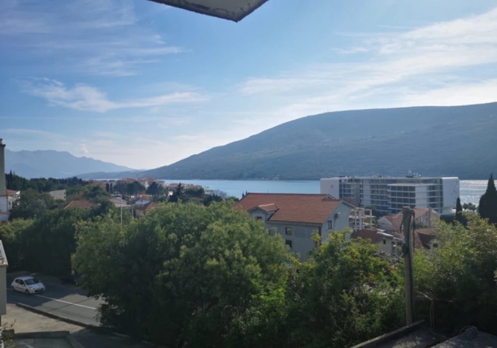 House for sale 12 rooms, 100 m². Herceg Novi. 