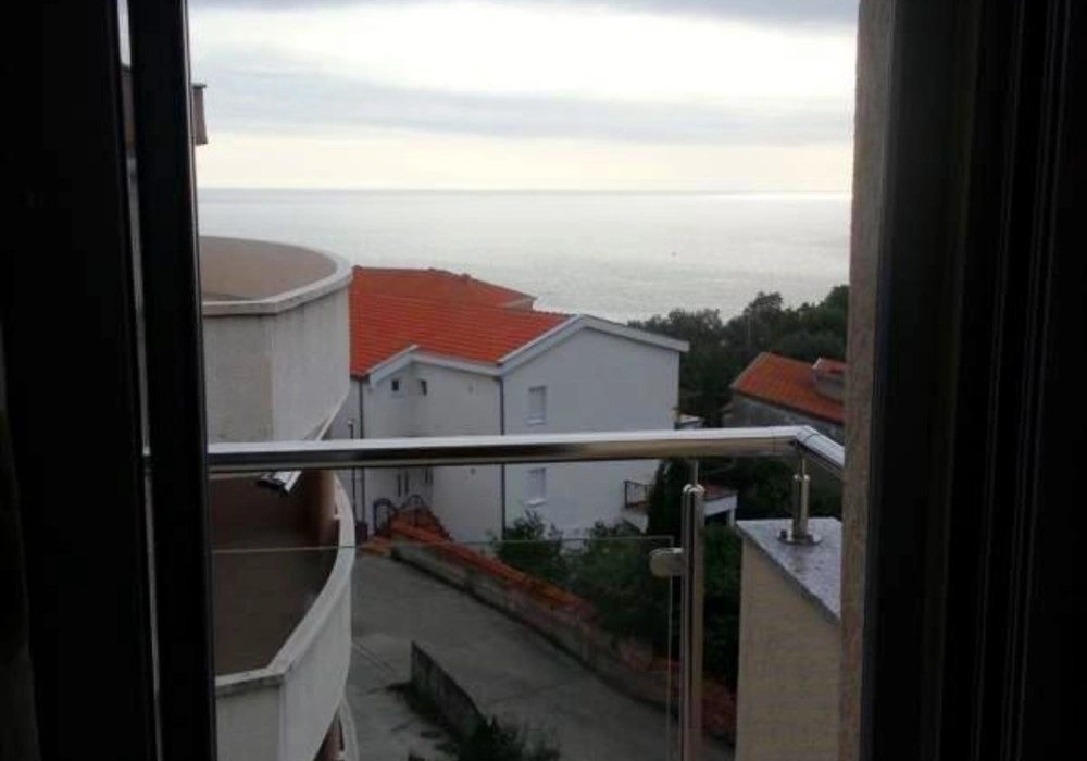 Apartments for sale 2 rooms, 85 m². Budva. 