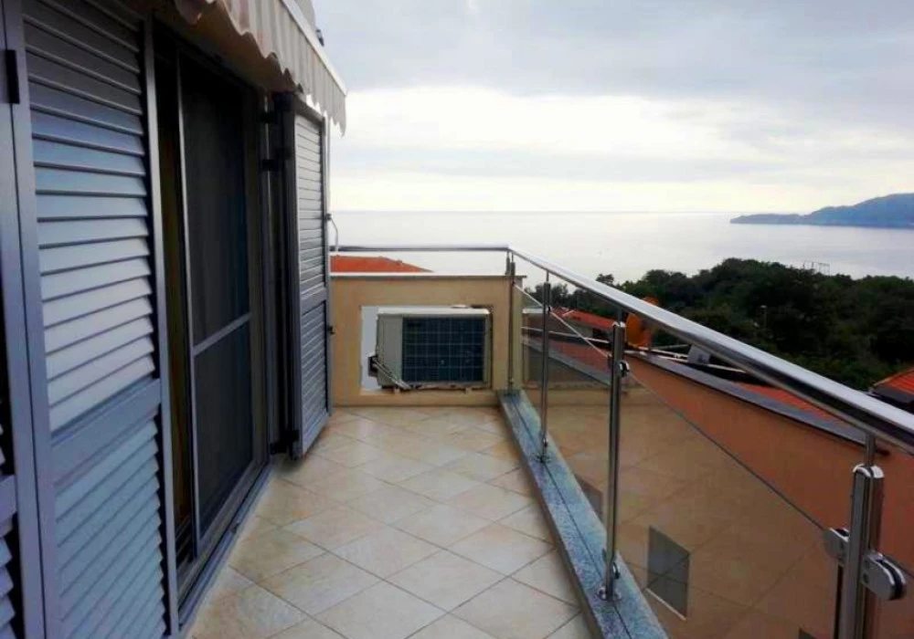 Apartments for sale 2 rooms, 85 m². Budva. 