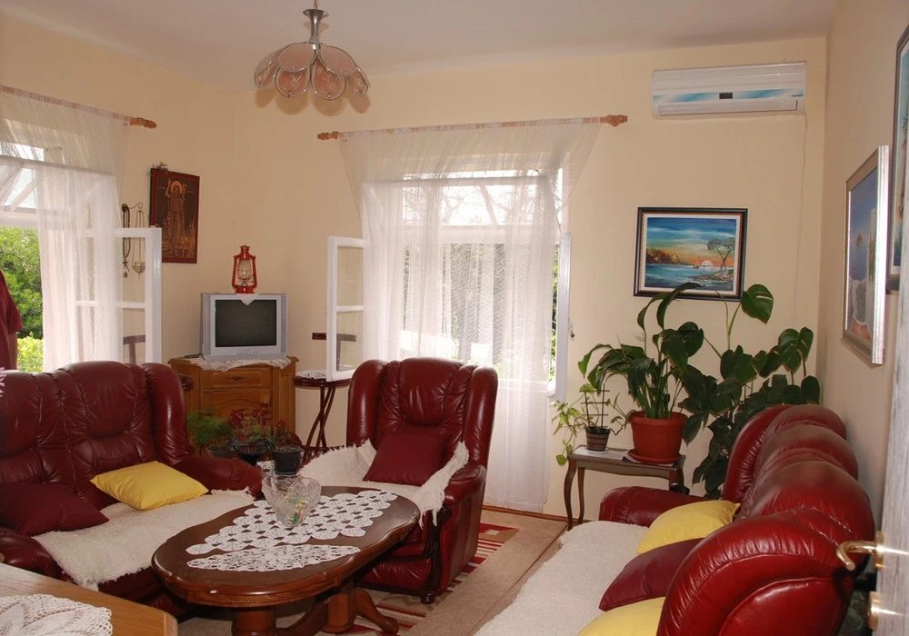 House for sale 2 rooms, 113 m². Herceg Novi. 