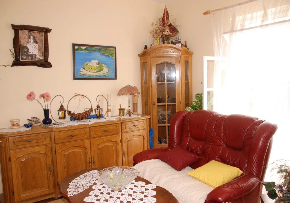 House for sale 2 rooms, 113 m². Herceg Novi. 