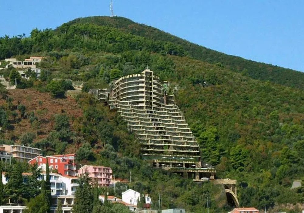 Apartments for sale 19768 m². Budva. 