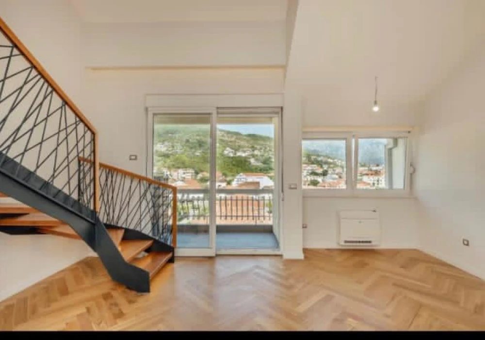 Stan na prodaju 2 собе, 77 m². Tivat. 