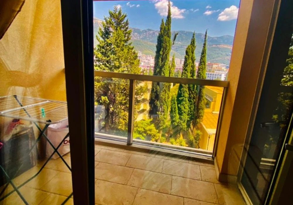 Apartments for sale 2 rooms, 86 m². Budva. 