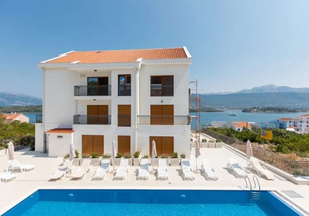 Apartments for sale 2 rooms, 77 m². Tivat. 