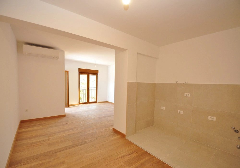 Apartments for sale 2 rooms, 77 m². Tivat. 