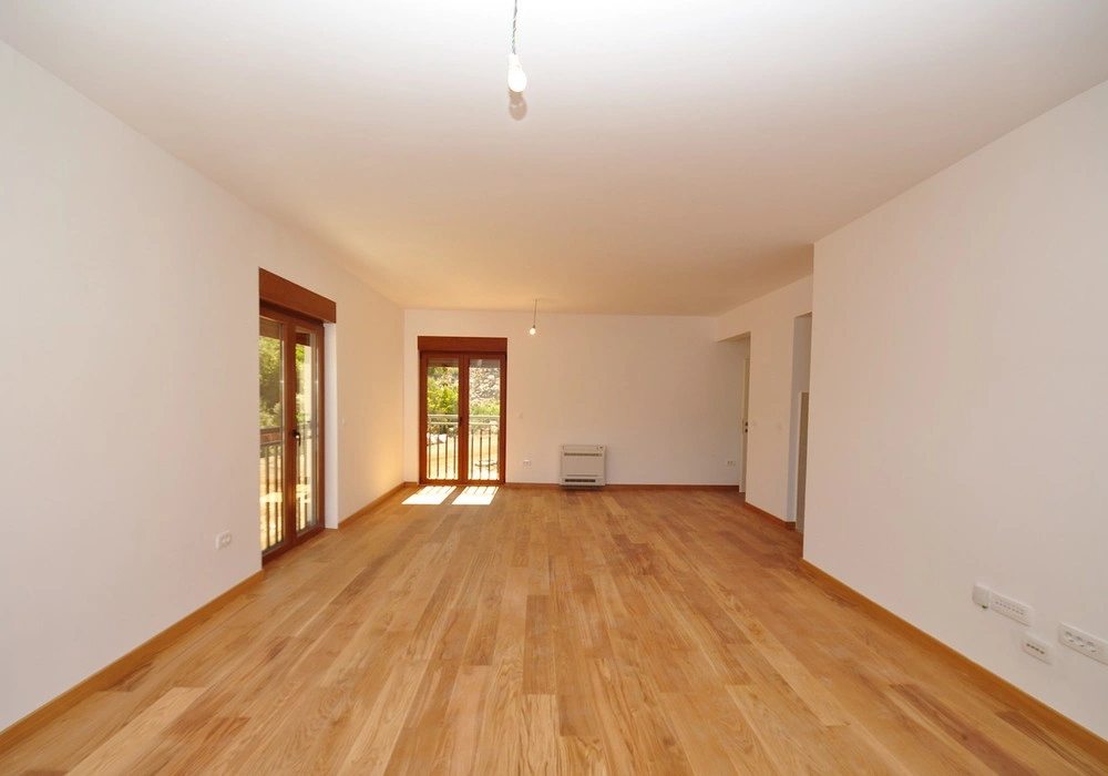 Stan na prodaju 2 собе, 77 m². Tivat. 