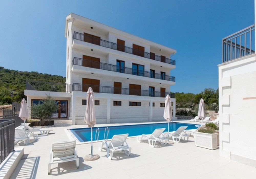 Apartments for sale 2 rooms, 77 m². Tivat. 