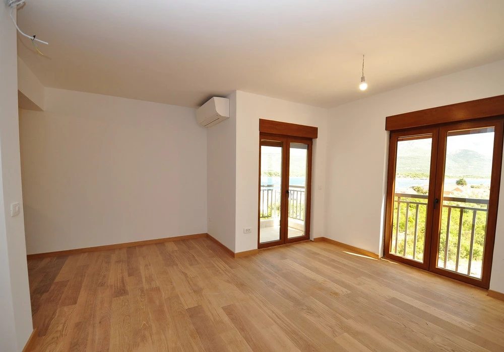 Stan na prodaju 2 собе, 77 m². Tivat. 