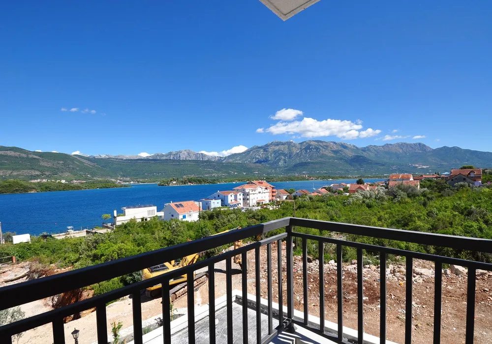 Stan na prodaju 2 собе, 77 m². Tivat. 