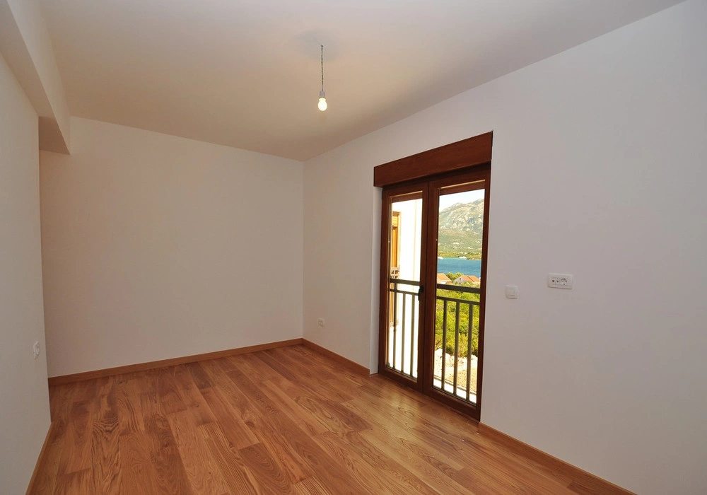 Apartments for sale 2 rooms, 77 m². Tivat. 