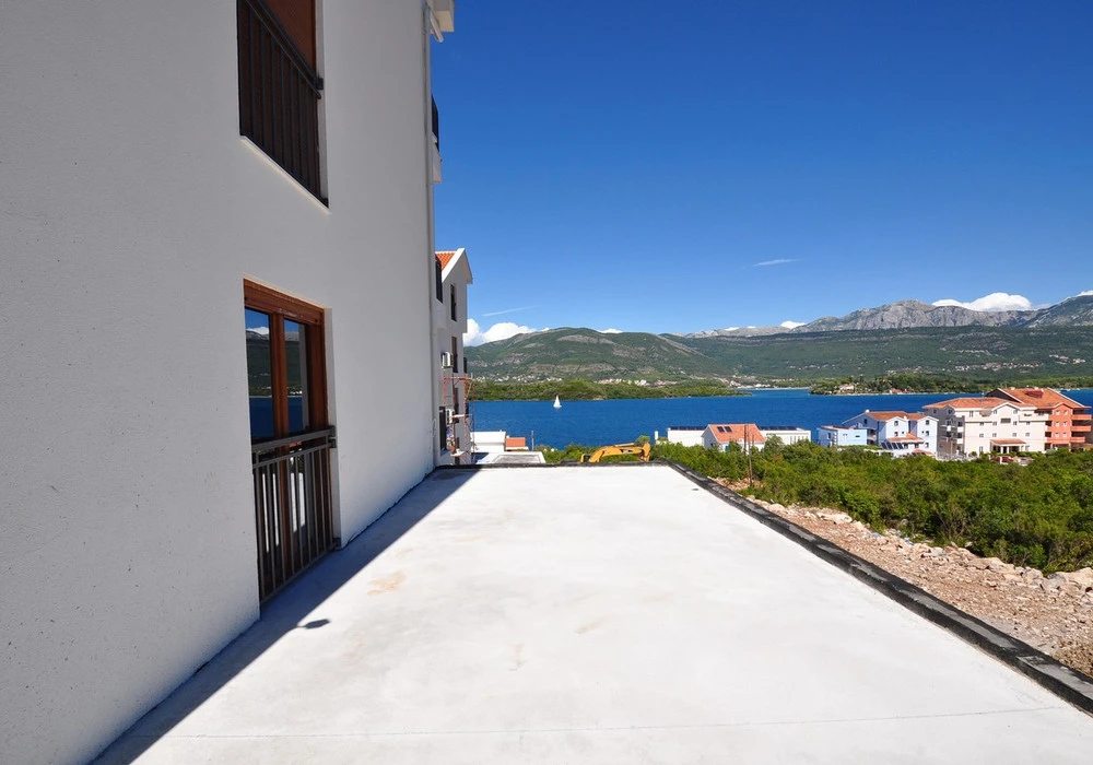 Apartments for sale 2 rooms, 77 m². Tivat. 