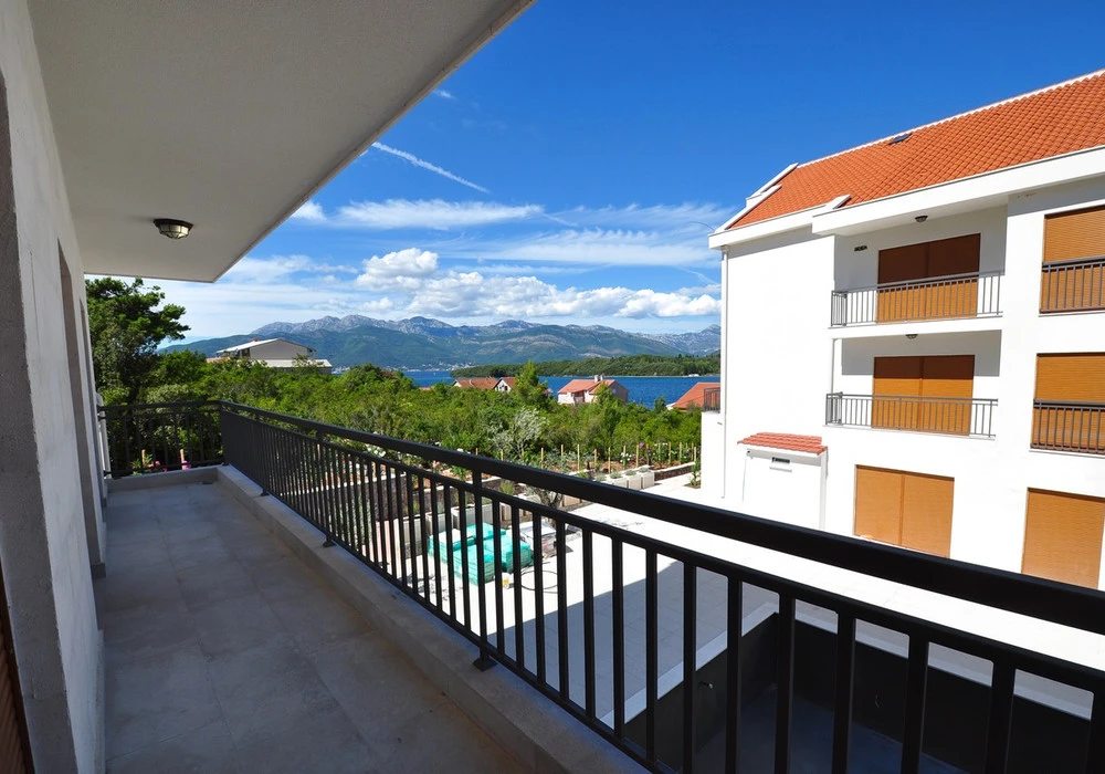 Apartments for sale 2 rooms, 77 m². Tivat. 