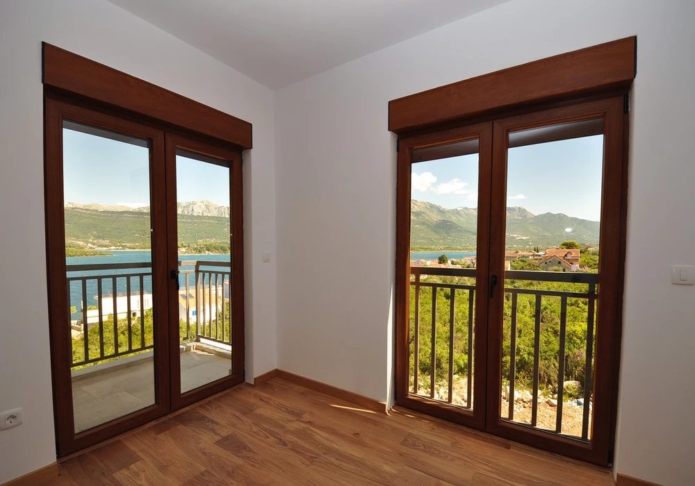 Apartments for sale 2 rooms, 77 m². Tivat. 