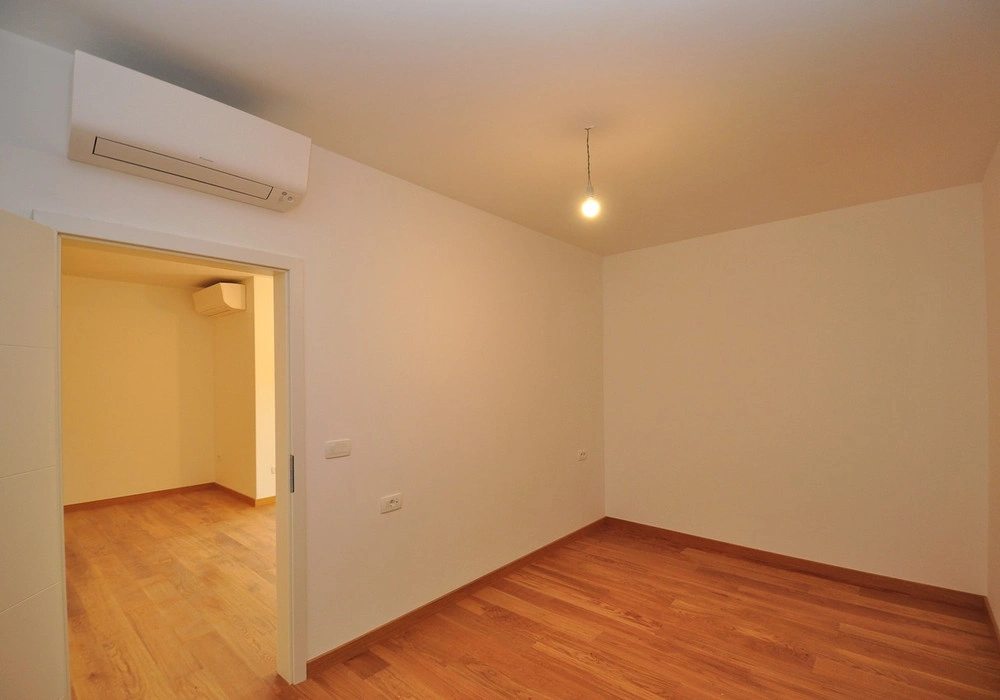 Stan na prodaju 2 собе, 77 m². Tivat. 