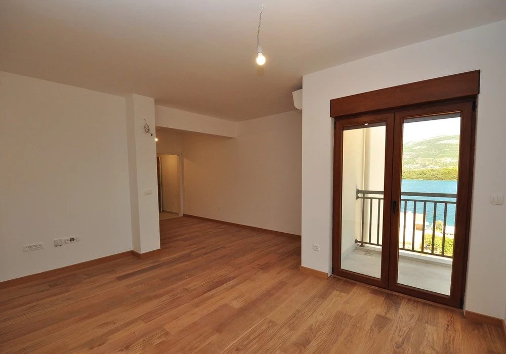 Apartments for sale 2 rooms, 77 m². Tivat. 