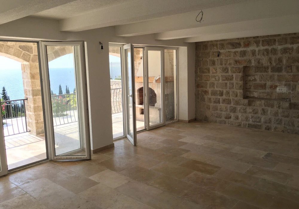 Kuća na prodaju 5 соба, 450 m². Budva. 