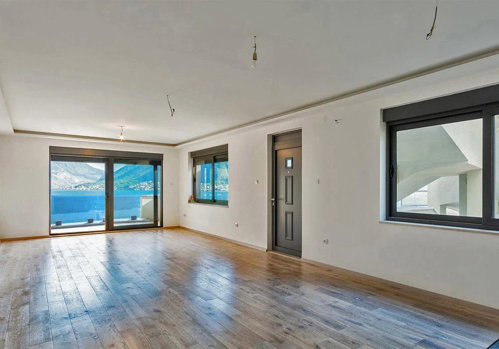 Apartments for sale 2 rooms, 94 m². Kotor. 