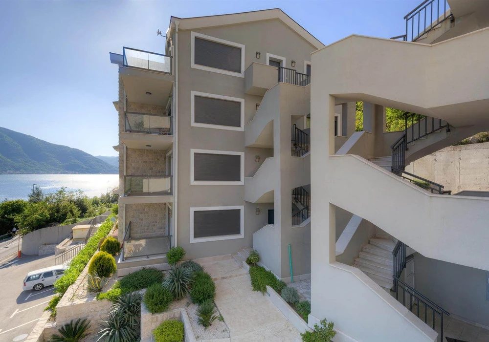 Stan na prodaju 2 собе, 94 m². Kotor. 