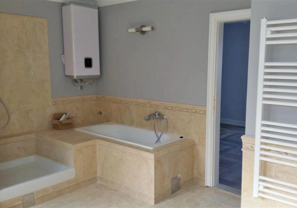 House for sale 4 rooms, 380 m². Dobrota. 