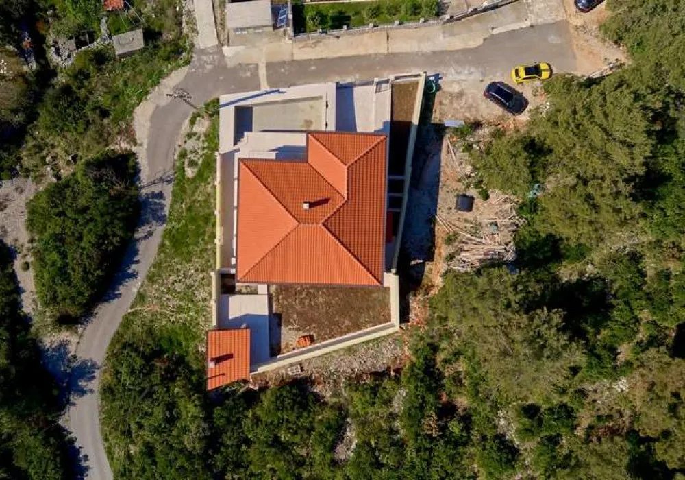 Kuća na prodaju 4 собе, 165 m². Kotor. 