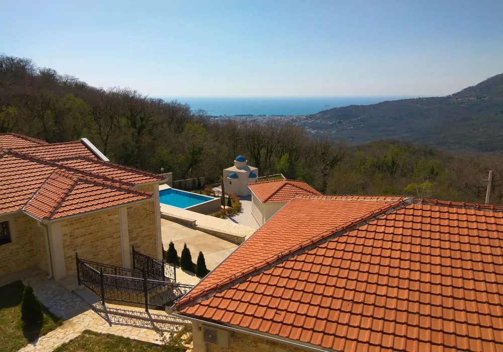 House for sale 20 rooms, 1200 m². Bar. 