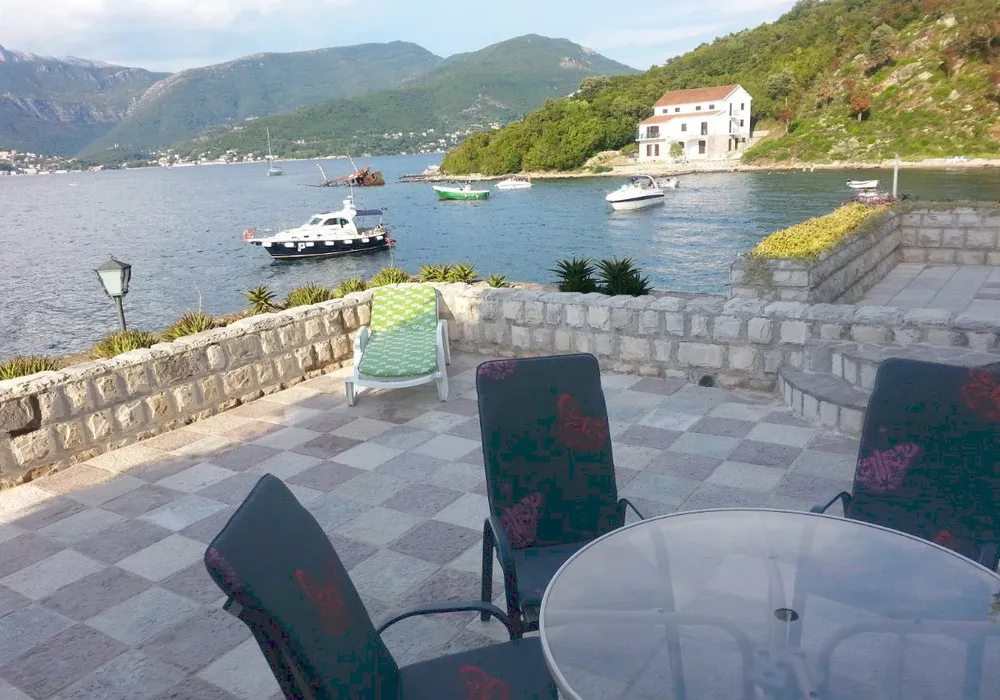 Kuća na prodaju 4 собе, 350 m². Herceg Novi. 