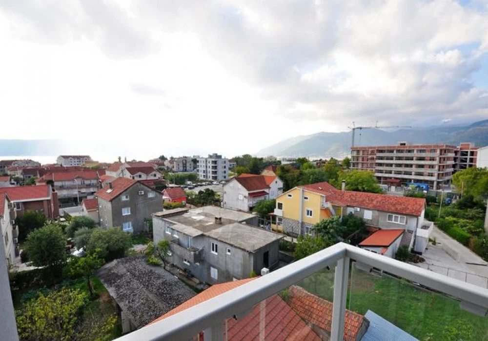 Apartments for sale 3 rooms, 89 m². Tivat. 