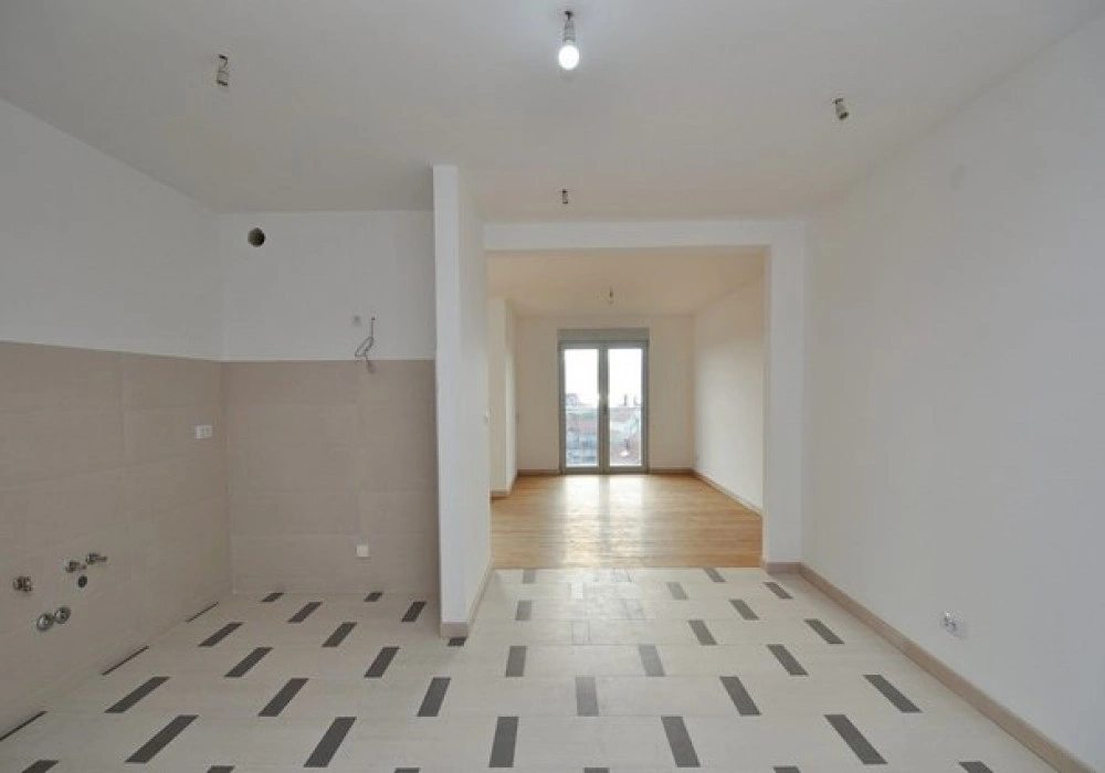 Stan na prodaju 3 собе, 89 m². Tivat. 