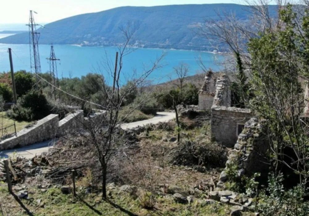 Land for sale for residential construction 60 m². Herceg Novi. 