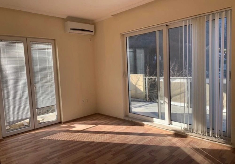 Kuća na prodaju 4 собе, 170 m². Kotor. 