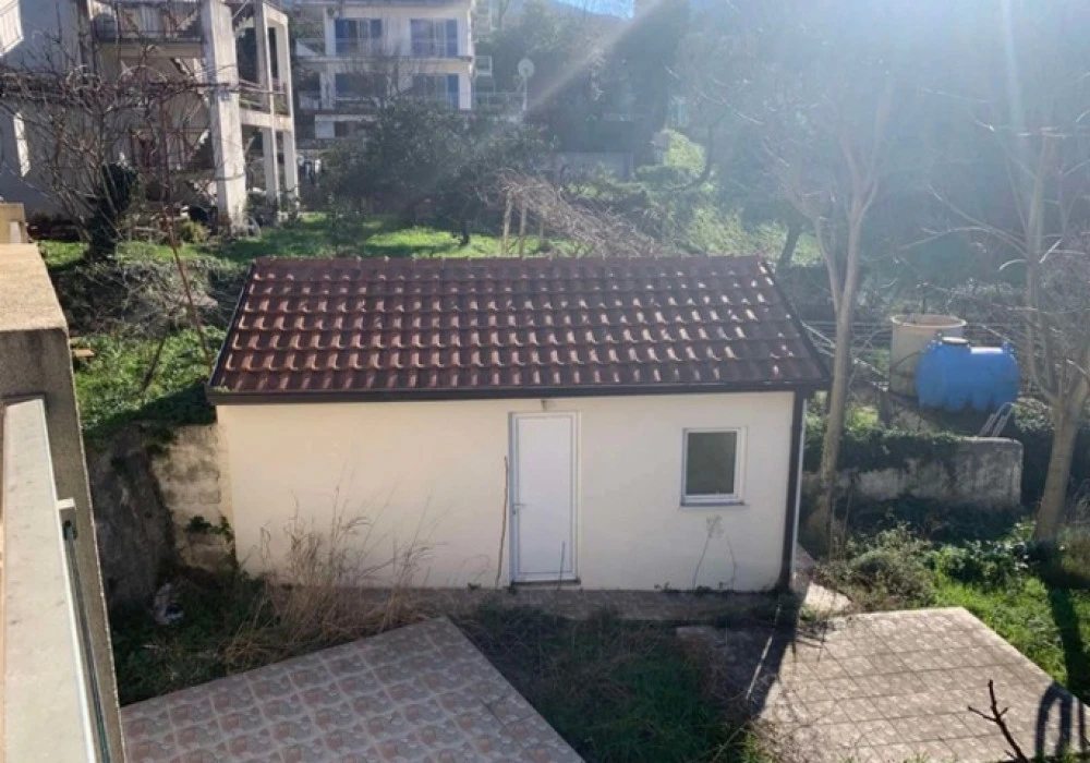 Kuća na prodaju 4 собе, 170 m². Kotor. 