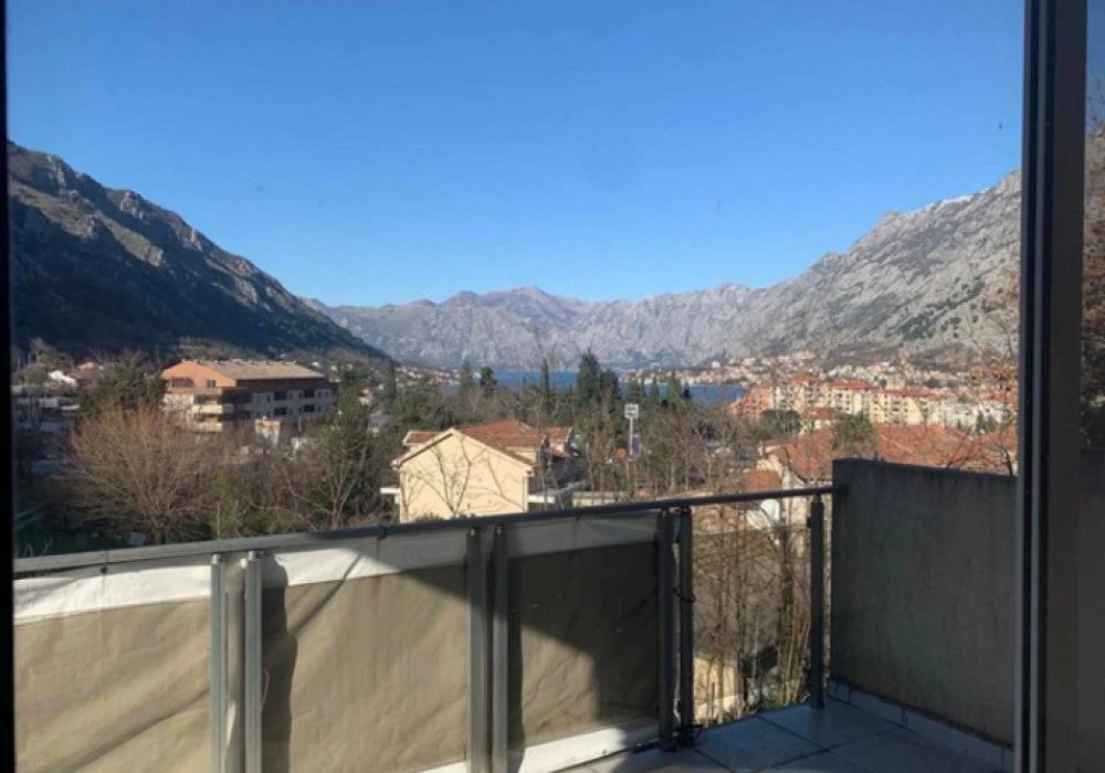 Kuća na prodaju 4 собе, 170 m². Kotor. 